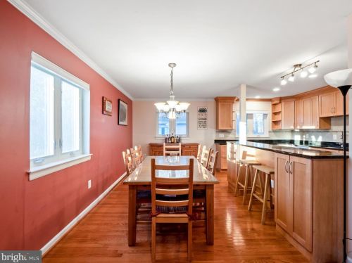 6111 Lee Brooke Pl, Springfield VA  22152-2214 exterior