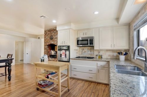 219 Nutwood St, Anaheim CA  92804-2532 exterior