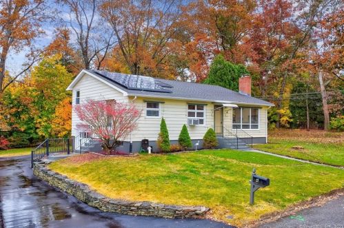 4 George St, North Windham, CT 06280-1114
