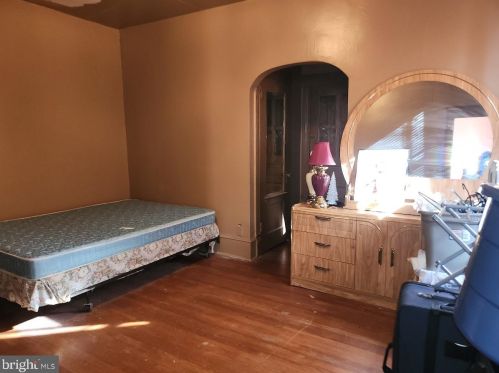 4937 11 St, Philadelphia PA 19112-1308 exterior