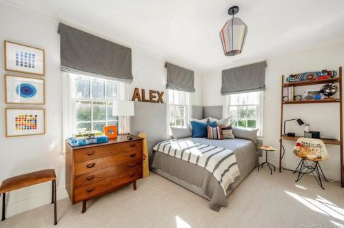 124 Havemeyer Pl, Greenwich CT  06830-6332 exterior