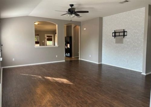 101 Rodeo Cv, Uhland TX  78640-5577 exterior