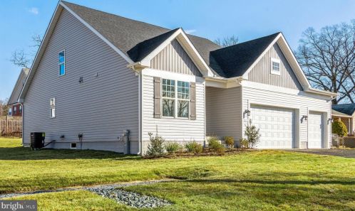 8071 Woodholme Cir, Riviera Beach, MD 21122-1029