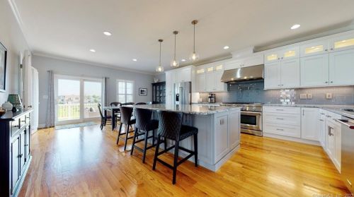 73 Cooper Ave, Milford, CT 06460-6209
