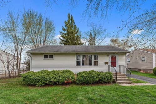 2613 Illini Rd, Waukegan, IL 60087-4530