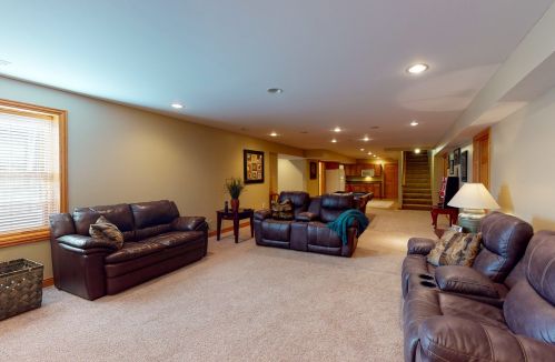 750 Fairway Ln, Sycamore IL  60178 exterior