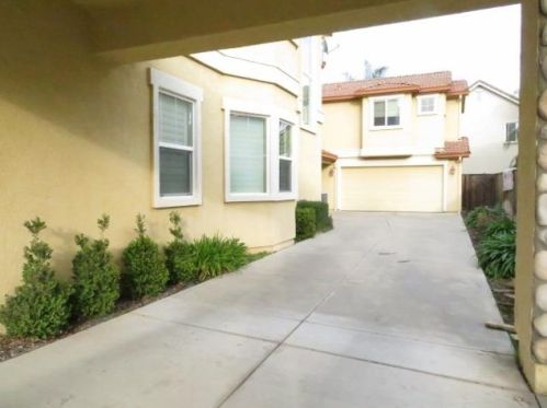 565 Stetson Dr, Valley Home, CA 95361-8689