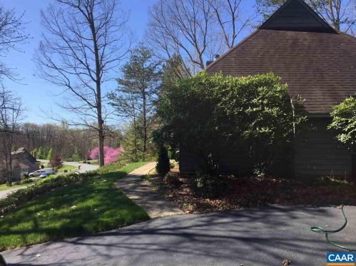 1632 Stoney Creek Dr, Charlottesville VA  22902-7236 exterior