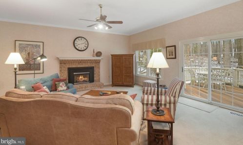 704 Pebble Bch Dr, Silver Spring MD 20904-3576 exterior