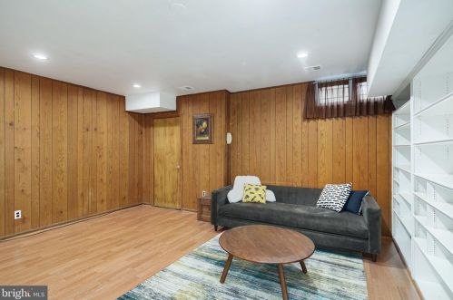 637 Lombard St, Philadelphia PA  19147-1416 exterior