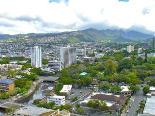 60 Beretania St, Honolulu HI  96817-4752 exterior