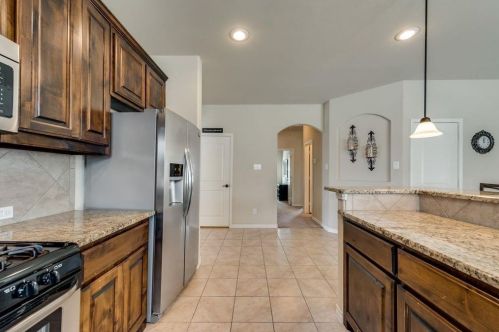 6017 Warmouth Dr, Fort Worth TX  76179-7649 exterior