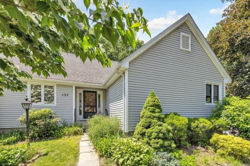 137 Running Brk, Huntington, CT 06484-2858