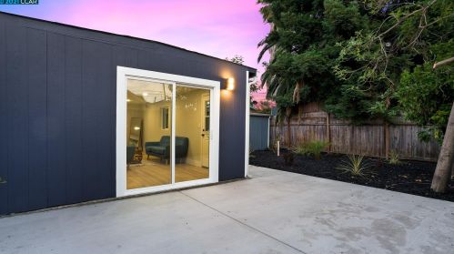 1555 Thrush Ave, San Leandro CA  94578-2045 exterior