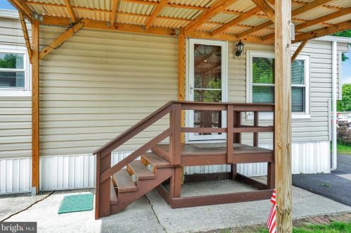 518 Middleview Dr, York, PA 17402-4961