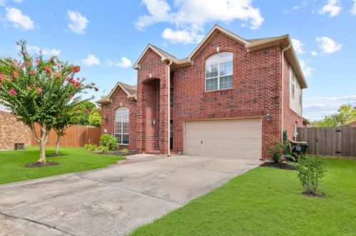 3802 Kimberly Dr, Pearland, TX 77581-4751