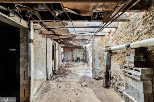 2039 Chelten Ave, Philadelphia PA 19144-2701 exterior