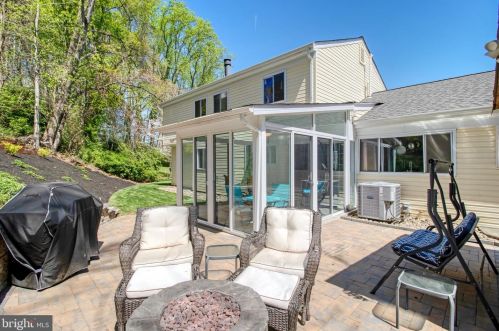 9306 Lundy Ct, Springfield, VA 22015-3431
