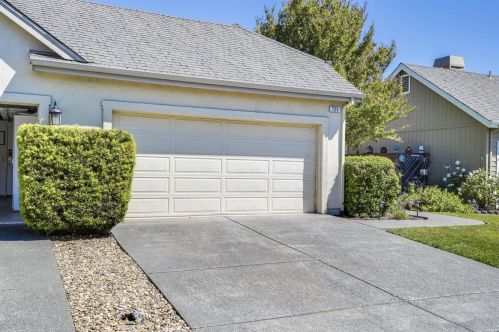 725 Rosemary Clooney Ct, Windsor, CA 95492-7555