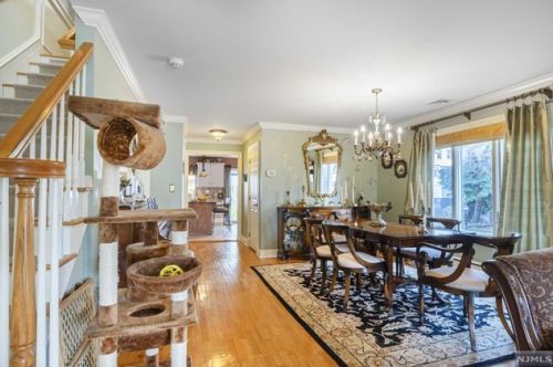 696 Jefferson Ave, Cliffside Park, NJ 07010-2012