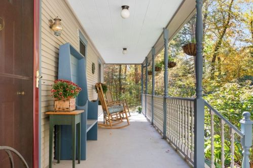 746 Slocum Rd, South Kingstown, RI 02874-1605