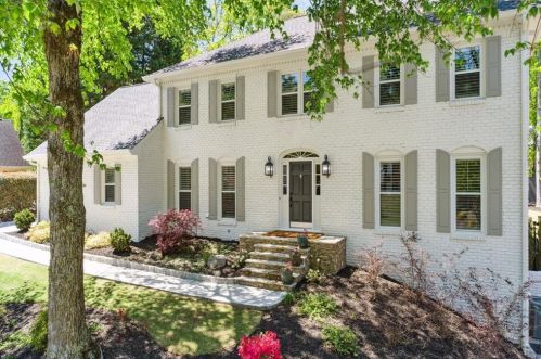6930 Hunters Knl, Atlanta GA  30328-1763 exterior