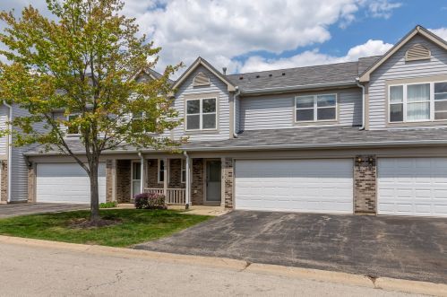 718 Whispering Oaks Dr, Palatine, IL 60074-2363