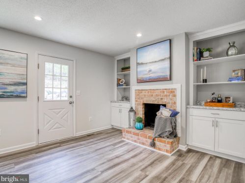 2324 Chestnut Hill Rd, Harpers Ferry WV  25425-5140 exterior