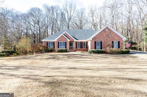 1106 Maple Creek Ave, Loganville, GA 30052-7106