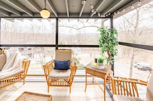 21 Great Quarter Rd, Sandy Hook CT  06482-1560 exterior
