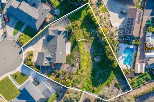 1902 Calle Buena Ventura, Oceanside, CA 92056-3219
