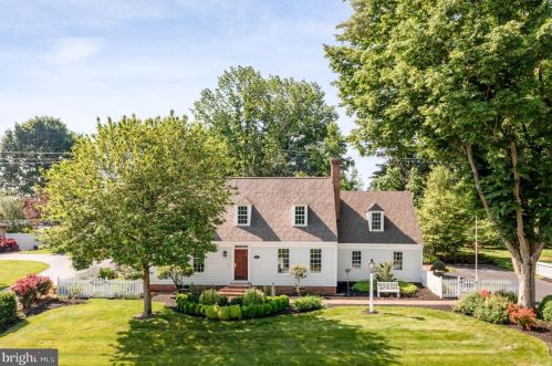 2164 Southbrook Dr, York, PA 17403-4951