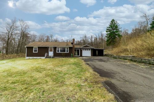 114 Narcissus Rd, Waterbury, CT 06762-3470