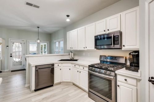 3906 Concord Walk Dr, Smyrna GA  30082-3658 exterior