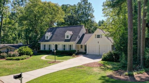535 Bridgewater Dr, Atlanta GA  30328-2814 exterior