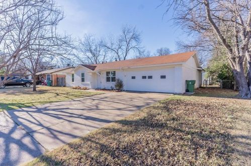 8005 Lazy Ln Rd, Fort Worth TX  76180-7161 exterior