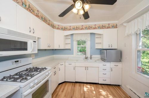 1114 Stanford Ave, Duluth, MN 55811-4705