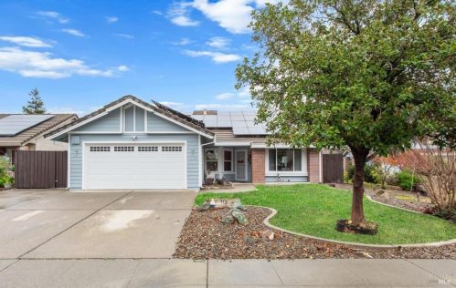113 Amberwood Ct, Vacaville, CA 95688-9265