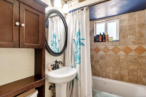 1242 Del Mar Pkwy, Denver CO 80010-3352 exterior