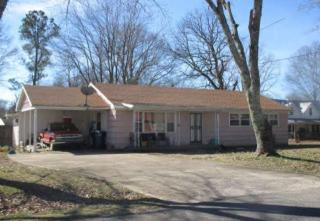 408 Smith Ave, Hohenwald, TN 38462-1043