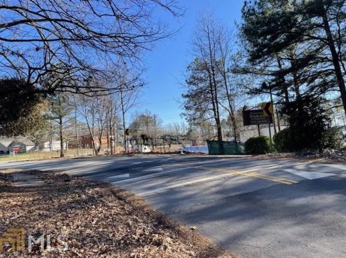 288 Lake Ave, Atlanta, GA 30340-1845