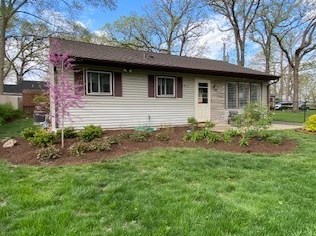 490 Shady Lane Rd, Palatine, IL 60074-1091