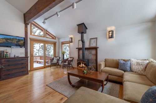 14730 Northwoods Blvd, Truckee, CA 96161-7053