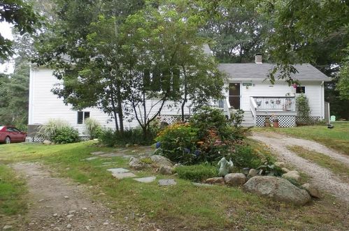33 Warners Ct, Coventry, RI 02816-8459