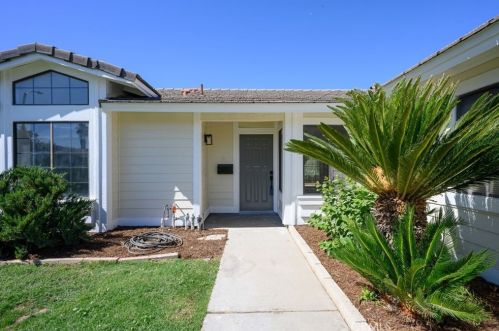 151 Heron Ln, Riverside, CA 92507-1231