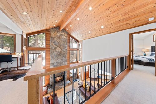 737 Conifer, Truckee CA  96161-3942 exterior