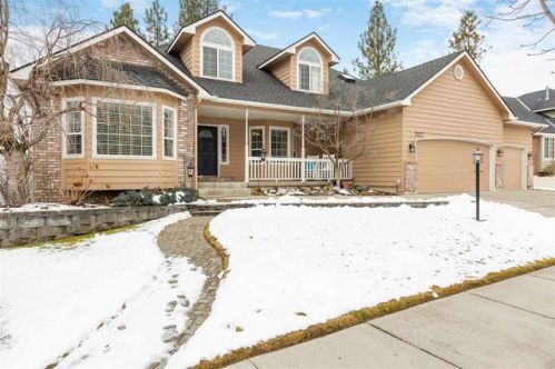 7027 Skyline Dr, Spokane, WA 99208-6716