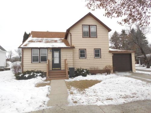 208 Main Ave, Hankinson, ND 58041-4302