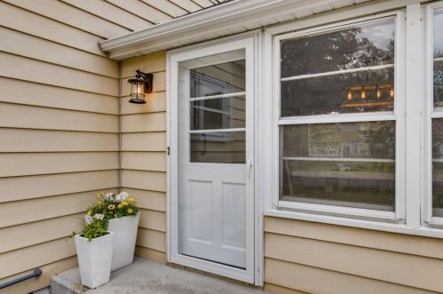 1935 Asbury St, Saint Paul MN  55113-5818 exterior