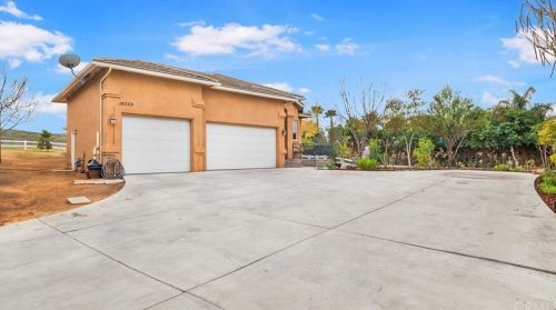 14359 Dove Canyon Dr, Riverside, CA 92503-6430